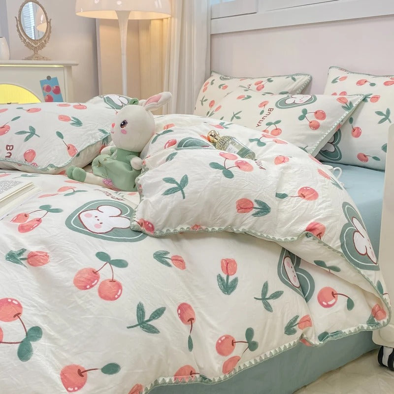 Blossom & Berry Dream Sengetøjssæt – Naturens elegance til en fredfyldt søvn Bedding Tech Butik Kirsebær og kanin Enkelt -3pcs