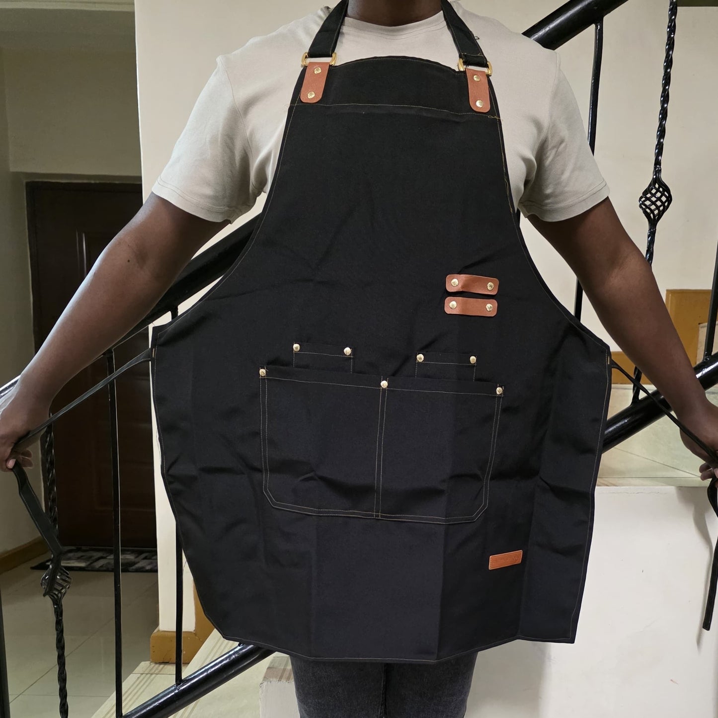 Canvas Forklæde med Krydsryg – Justerbart og Slidstærkt Arbejdsforklæde Aprons Tech Butik