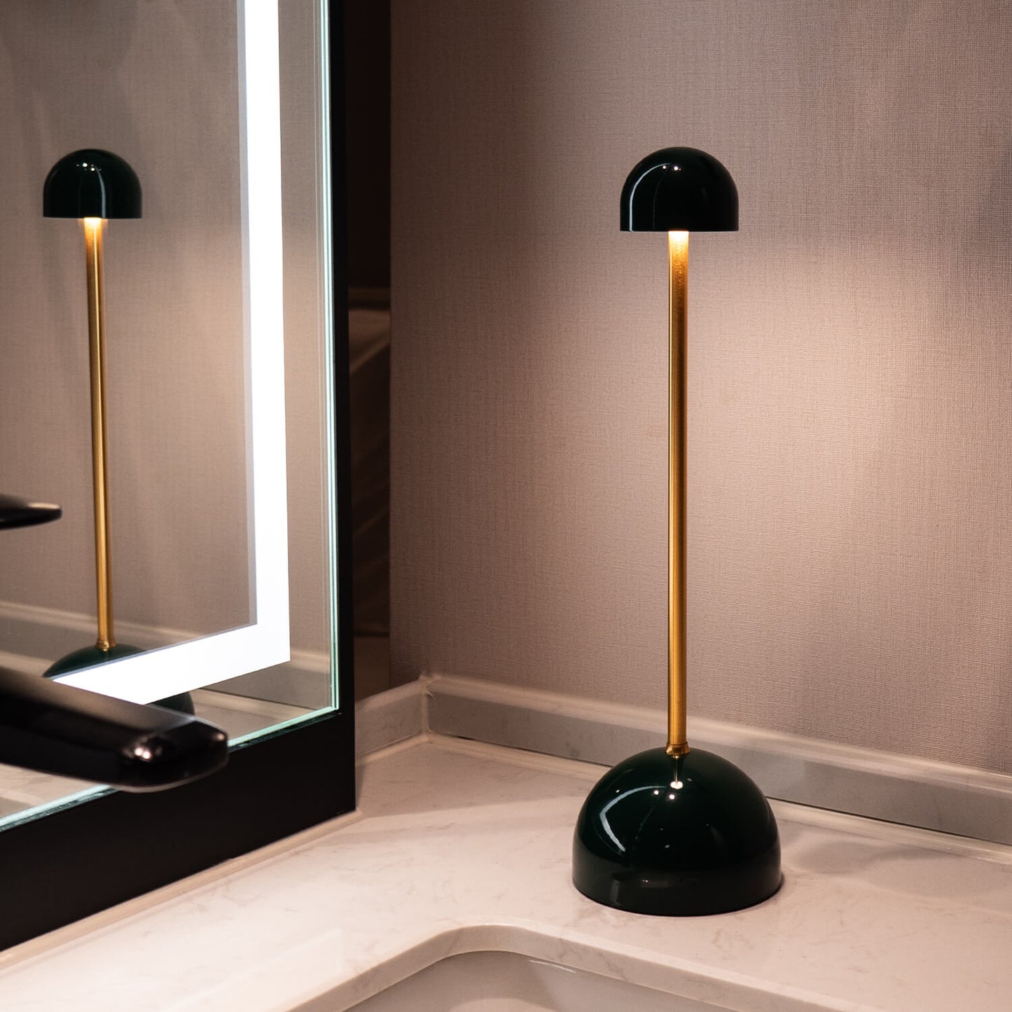 Bærbar Trådløs LED Bordlampe Bordlamper Tech Butik
