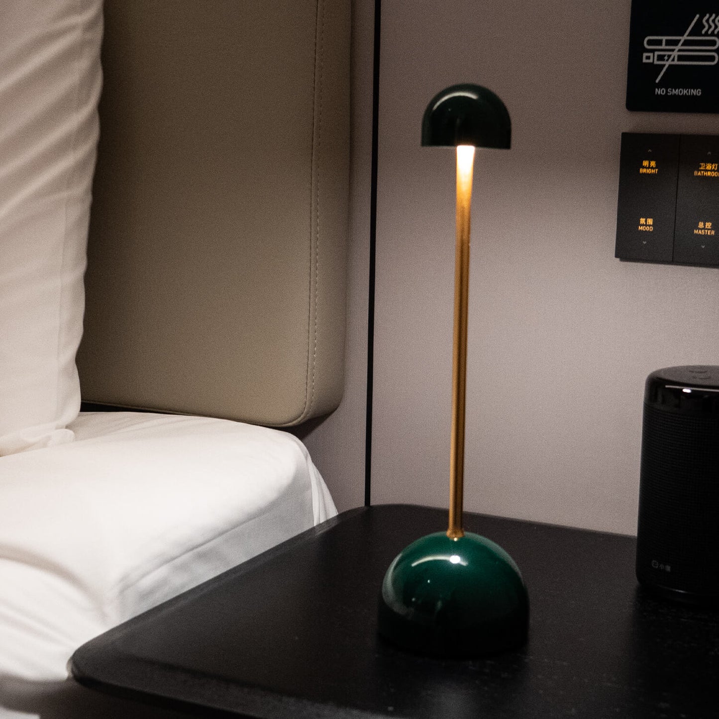 Bærbar Trådløs LED Bordlampe Bordlamper Tech Butik