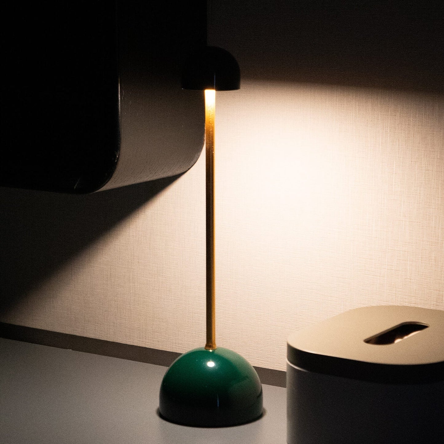 Bærbar Trådløs LED Bordlampe Bordlamper Tech Butik