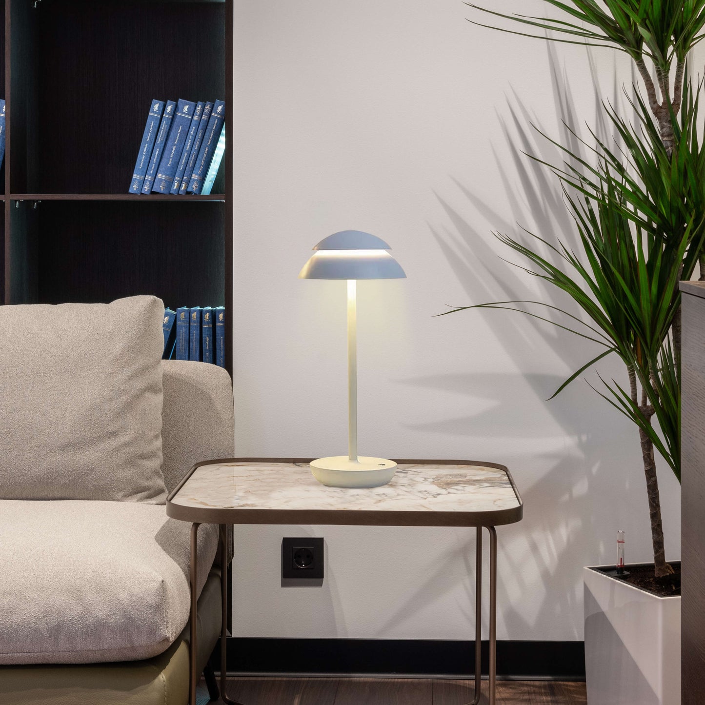 Bærbar Bordlampe Uden Ledning til Indendørs og Udendørs Brug 34cm bordlampe Tech Butik Hvid