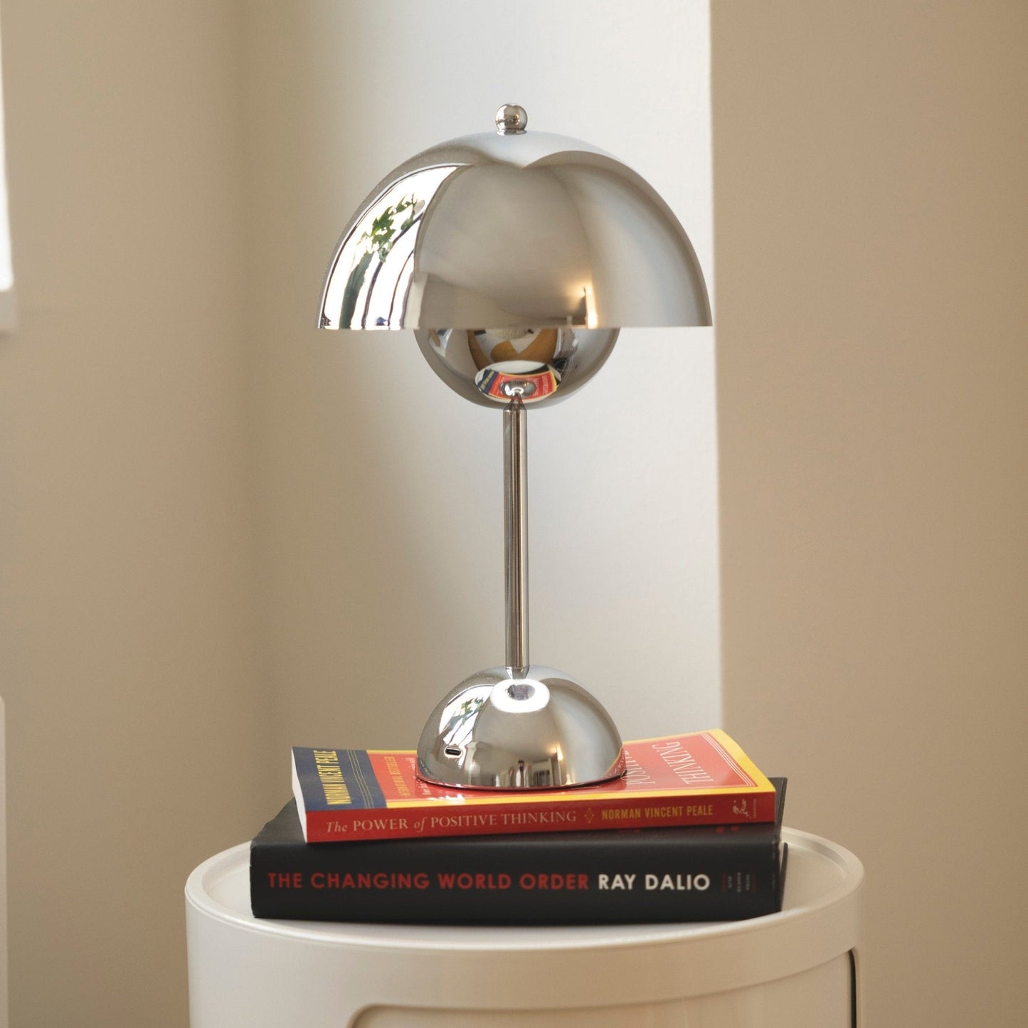 Moderne LED Bordlampe Inspireret af Blomsterpotte Bordlampe Tech Butik Metallic