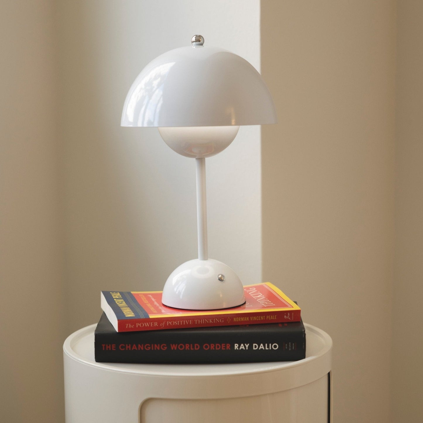 Moderne LED Bordlampe Inspireret af Blomsterpotte Bordlampe Tech Butik Hvid