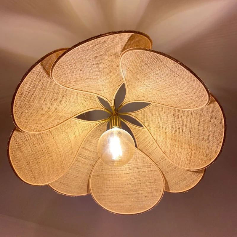 Blomsterformet Loftlampe til Elegant Indretning i Stuen og Spisestuen pendellampe Tech Butik Kaffe 50 cm x 100 cm