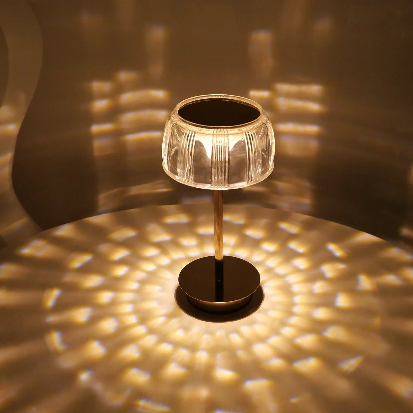 Bordlampe Uden Ledning - Elegant Genopladelig Krystal Bordlampe i Guld Lamper Tech Butik