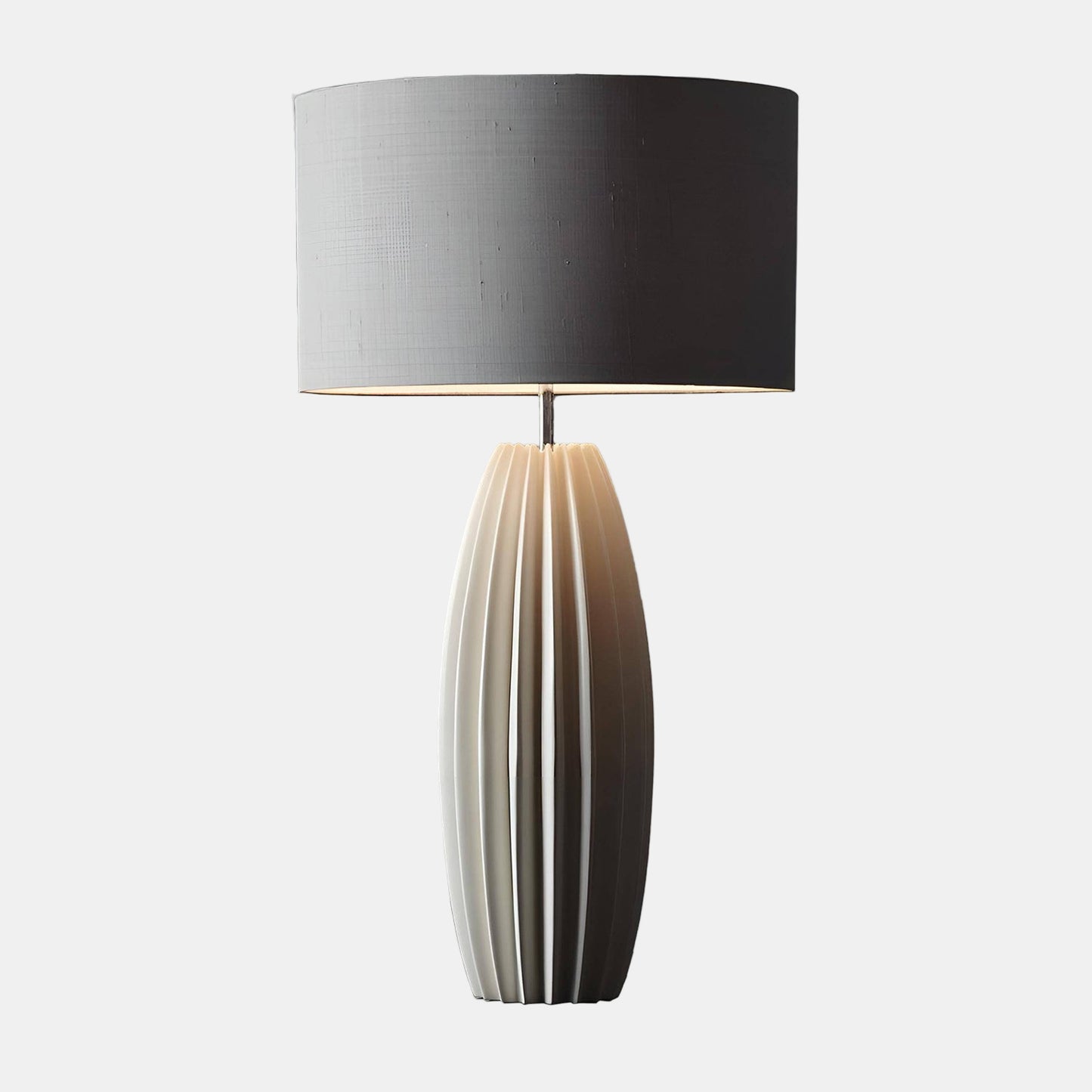 Elegant Bordlampe i Keramik med Stofskærm Bordlampe Tech Butik Hvid & Grå Dia 38cm x H 68cm
