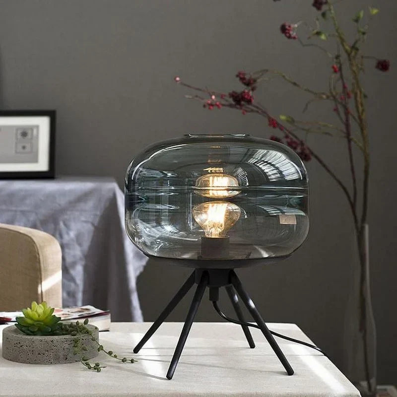 Elegant Bordlampe med Glas Skærm til Moderne Indretning Lamp Tech Butik