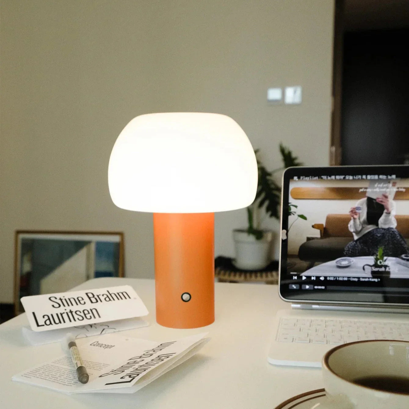 Elegant Genopladelig Bordlampe til Fleksibel Belysning Overalt Bordlamper Tech Butik