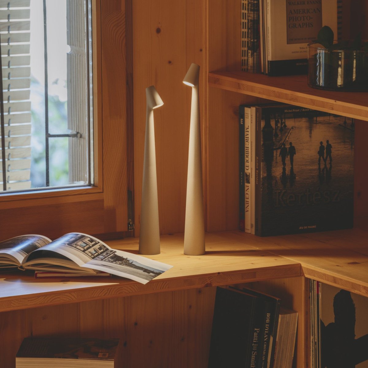 Gulvlampe minimalistisk ledningsfrit design og fleksibel belysning Bordlamper Tech Butik