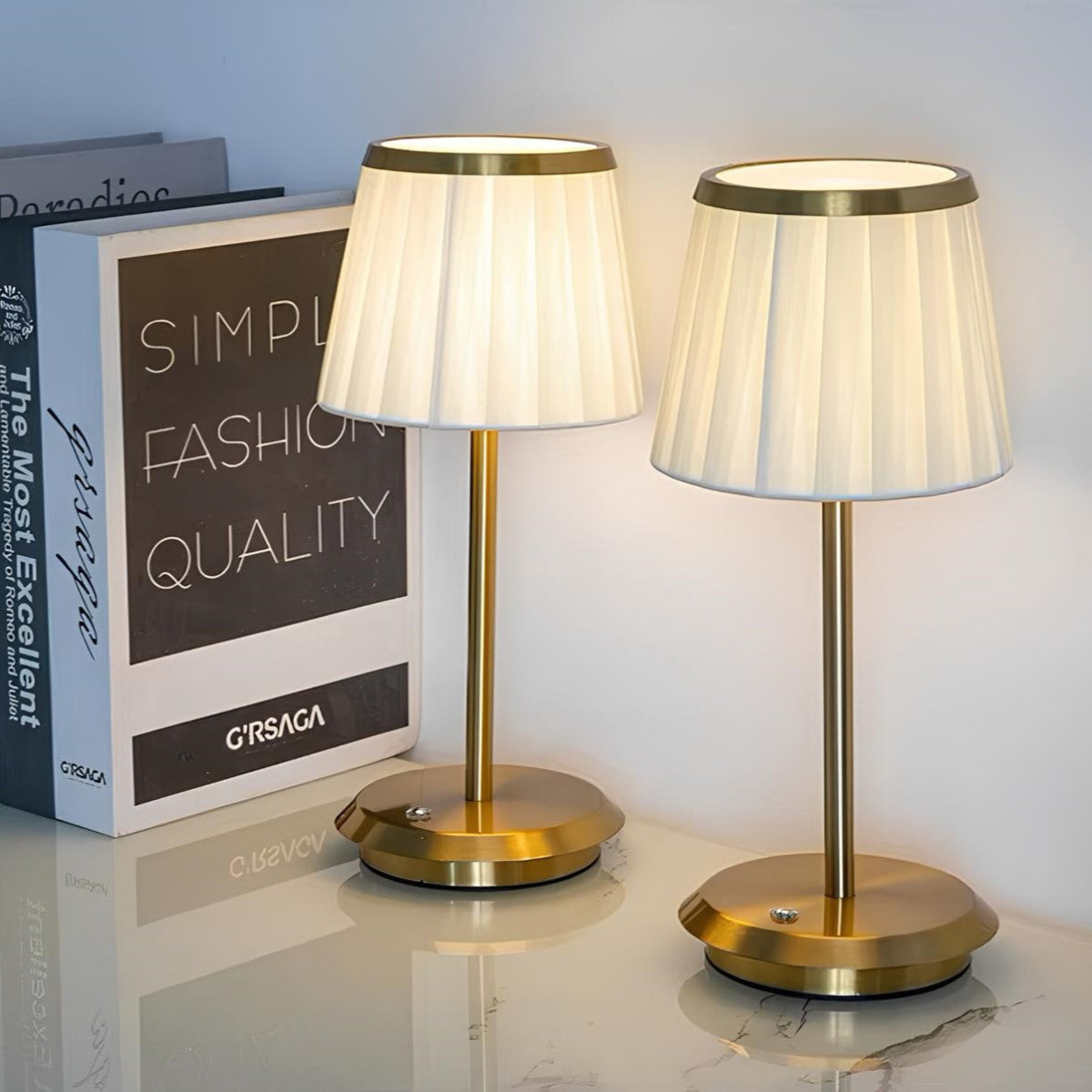Klassisk Elegance Bordlampe til Alsidig Belysning Bordlamper Tech Butik