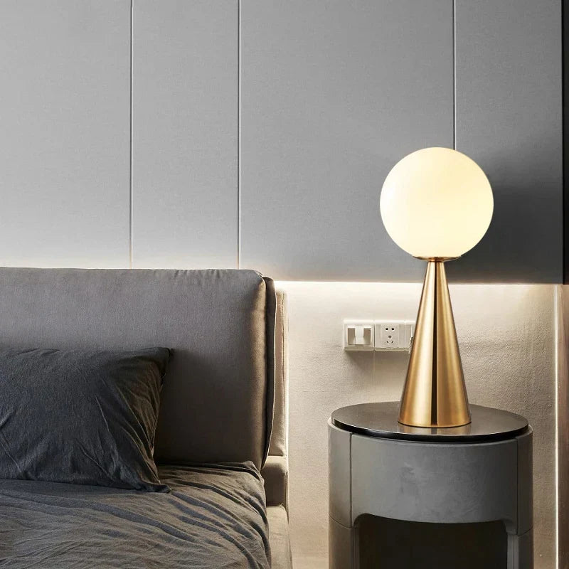 Kreativ Kegleformet Bordlampe til Stilfuld Indretning Bordlamper Tech Butik