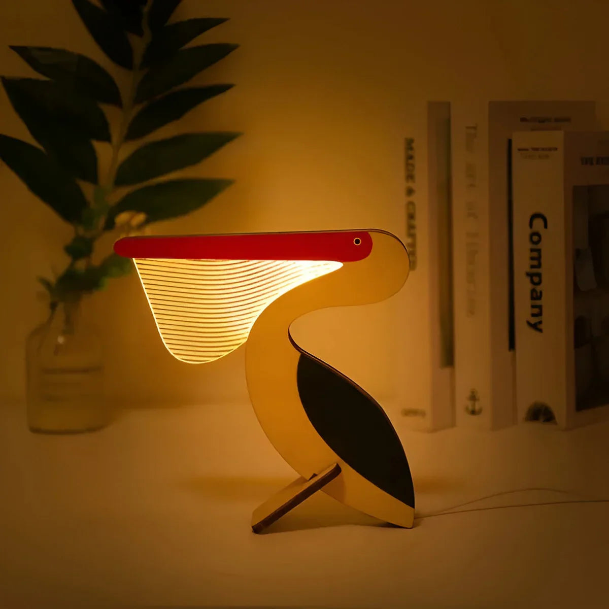 Magisk Natlampe i Træ med Dyremotiver og Blødt LED-Lys Lamp Tech Butik Pelikan