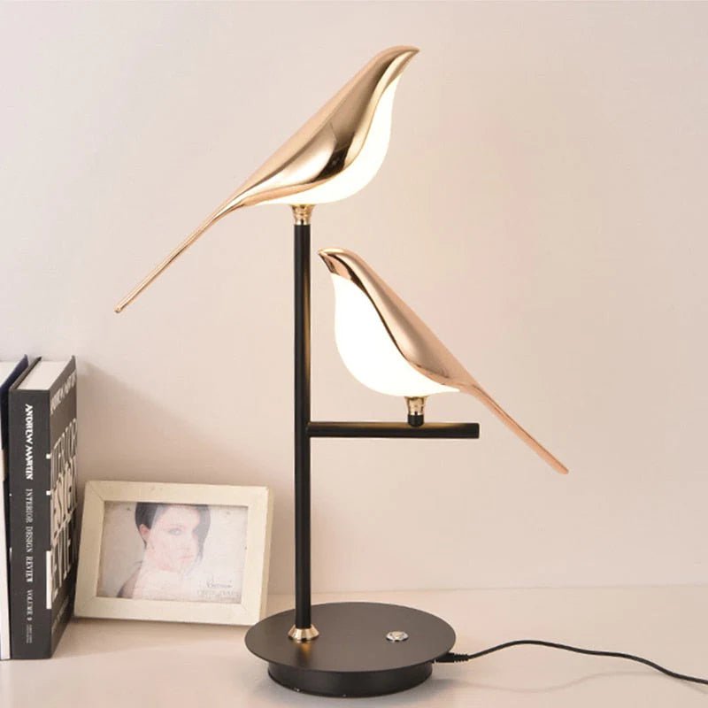 Moderne LED-bordlampe – Postmoderne elegance med gyldent skær Belysning Tech Butik