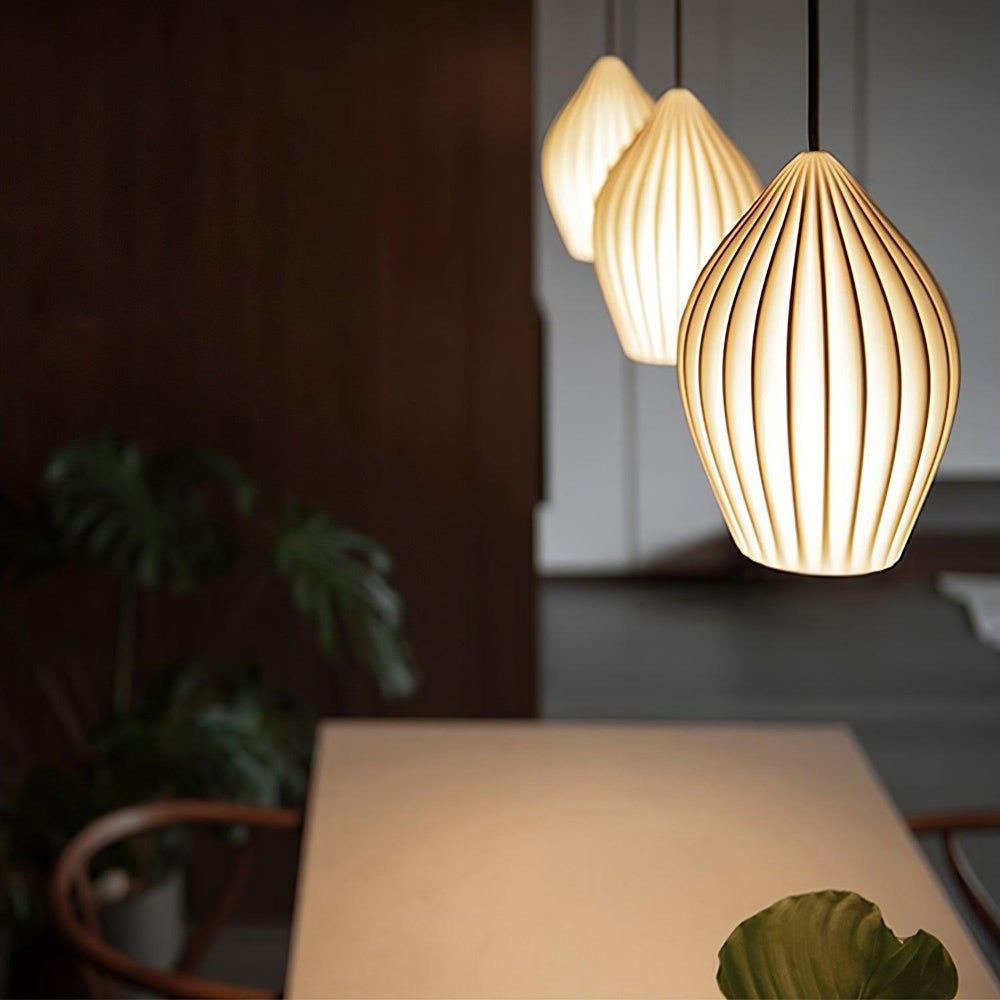 Moderne Keramisk Loftslampe med Rillede Skærm Hængelamper Tech Butik