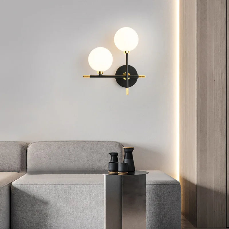 Moderne Nordisk Væglampe med Glaskugle Design Væglamper Tech Butik