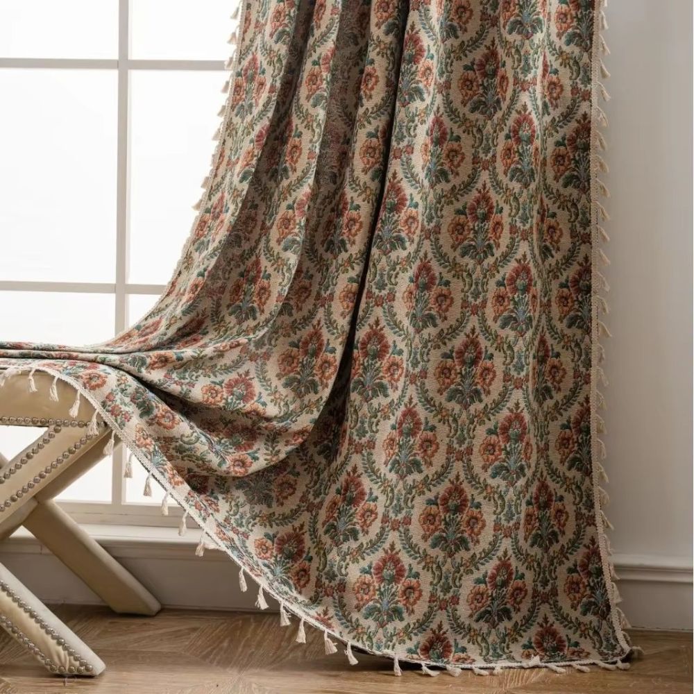 Ditsy Blomster Gardin med Frynser | Vintage Elegance med Boheme-Charme Gardinstænger og tilbehør Tech Butik