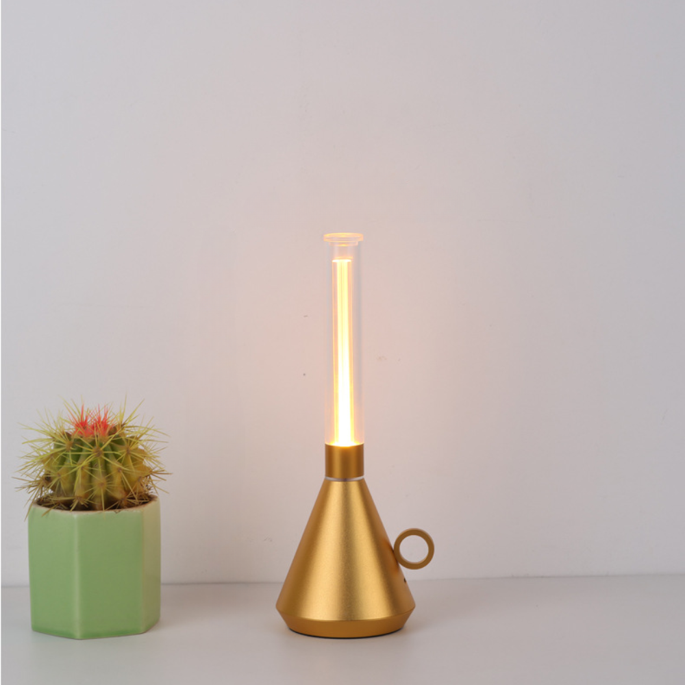Retro Minimalist Genopladelig Lantern Formet Lampe til Indendørs og Udendørs Brug Bordlamper Tech Butik