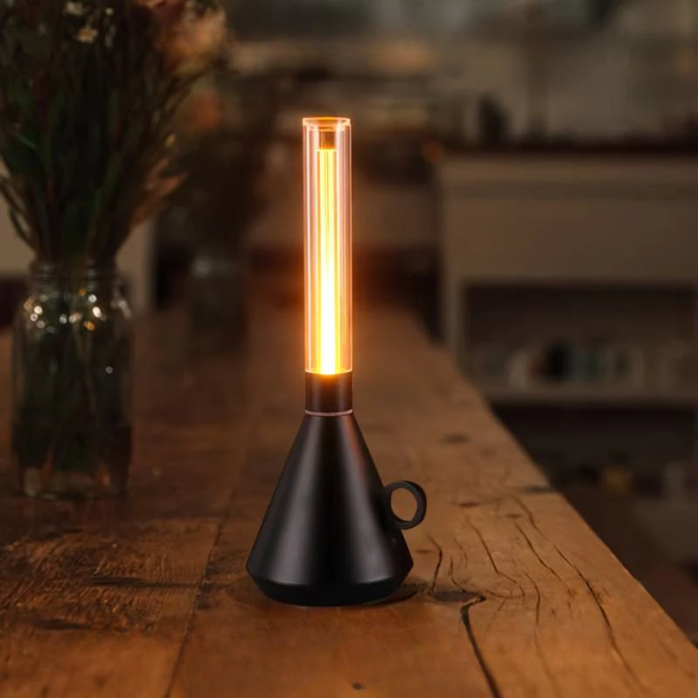 Retro Minimalist Genopladelig Lantern Formet Lampe til Indendørs og Udendørs Brug Bordlamper Tech Butik Sort