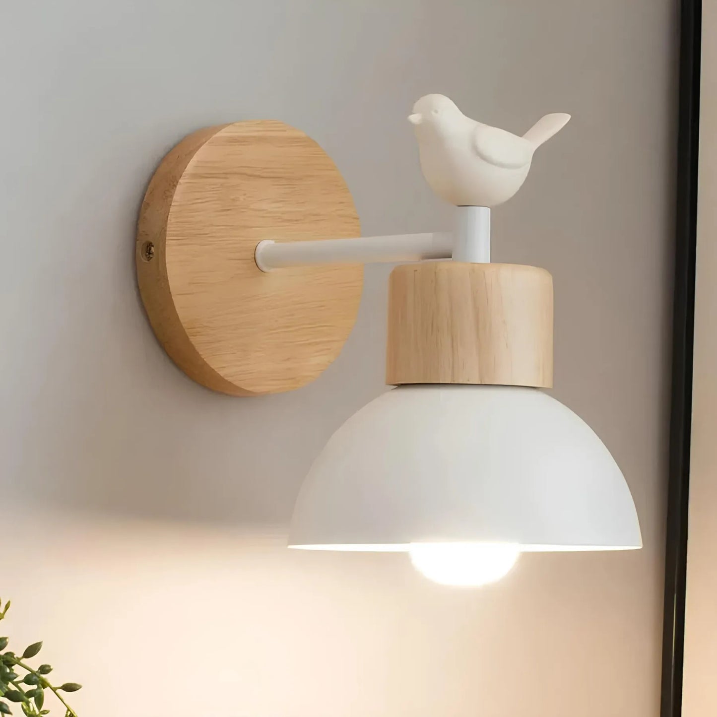 Rustik Væglampe med Træophæng og Moderne Udtryk Væglamper Tech Butik Hvid fugl