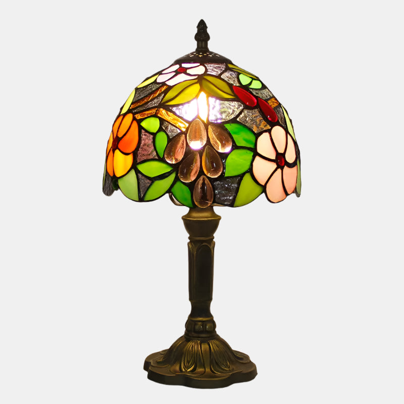 Tiffany-inspireret bordlampe i farvet glas til et levende arbejdsmiljø Bordlampe Tech Butik F