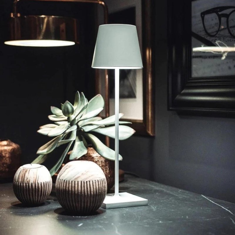 Trådløs LED Bordlampe med Justerbar Lysstyrke Bordlampe Tech Butik Hvid