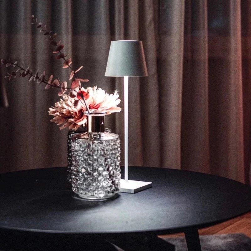 Trådløs LED Bordlampe med Justerbar Lysstyrke Bordlampe Tech Butik