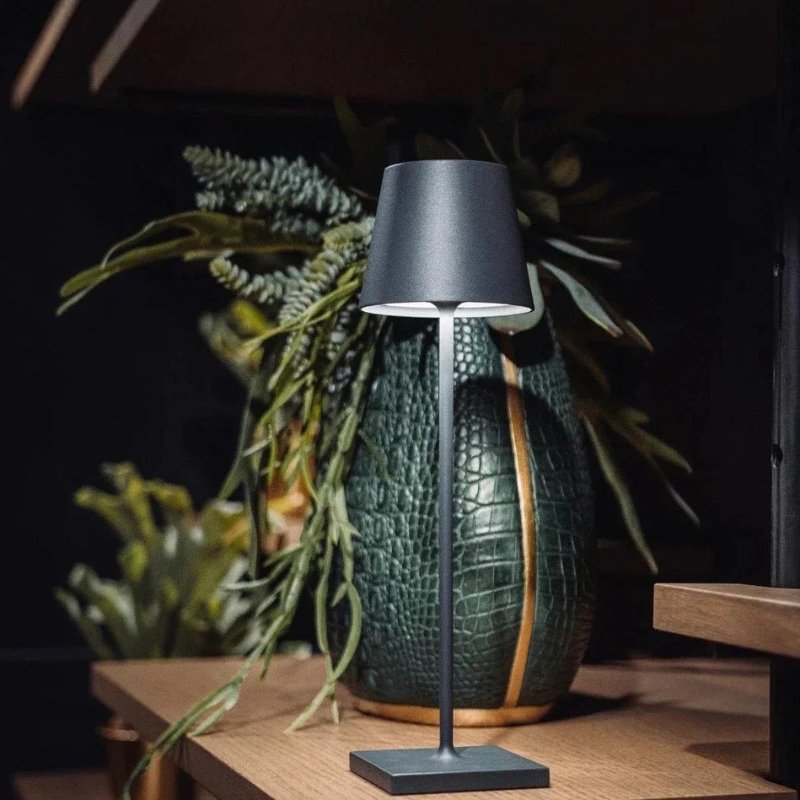 Trådløs LED Bordlampe med Justerbar Lysstyrke Bordlampe Tech Butik Sort