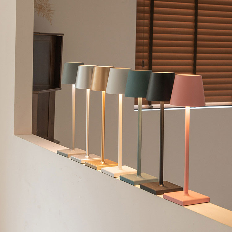 Trådløs Genopladelig Bordlampe – Moderne & Bærbar Belysning Belysning Tech Butik