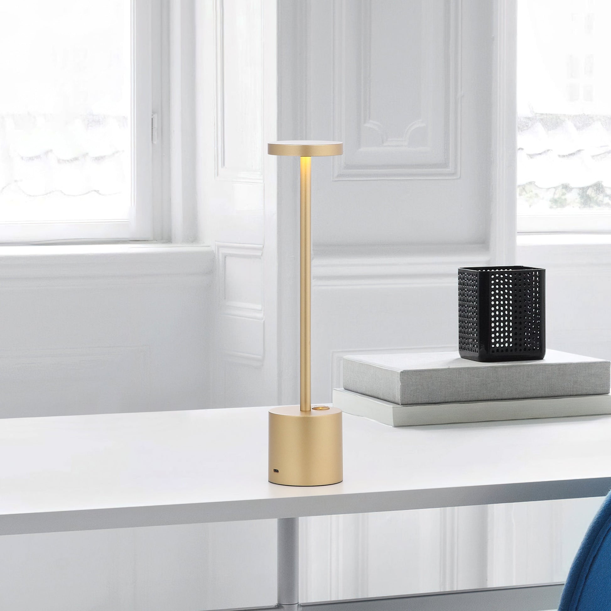 Elegant Trådløs Bordlampe i Messing – Moderne Brillans LED-lampe til Indendørs og Udendørs Brug Bordlamper Tech Butik