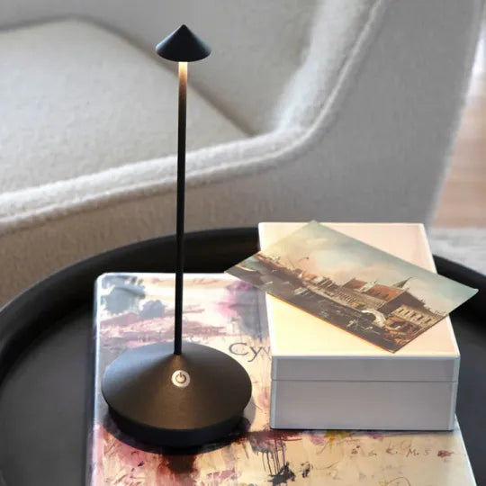 Trådløs Bordlampe med Dæmpbar LED – Moderne Design til Indendørs og Udendørs Bordlamper Tech Butik Sort
