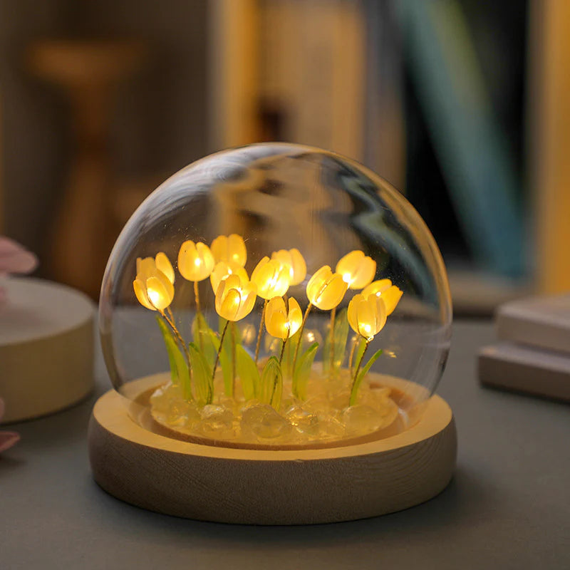 Tulipan Nattelys i Glaskuppel – Elegant Indendørs Dekoration og Gave Natlampe Tech Butik gul