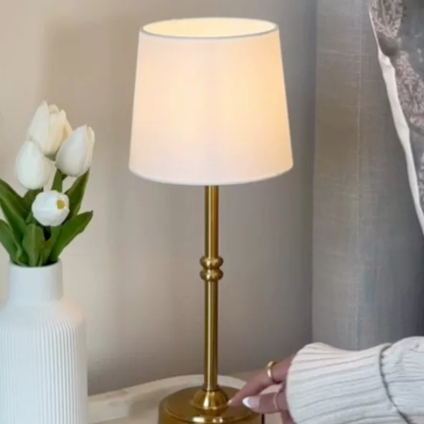 Retro Trådløs Bordlampe med Justerbar Lysstyrke Bærbar LED Belysning til Indendørs & Udendørs Brug Bordlamper Tech Butik
