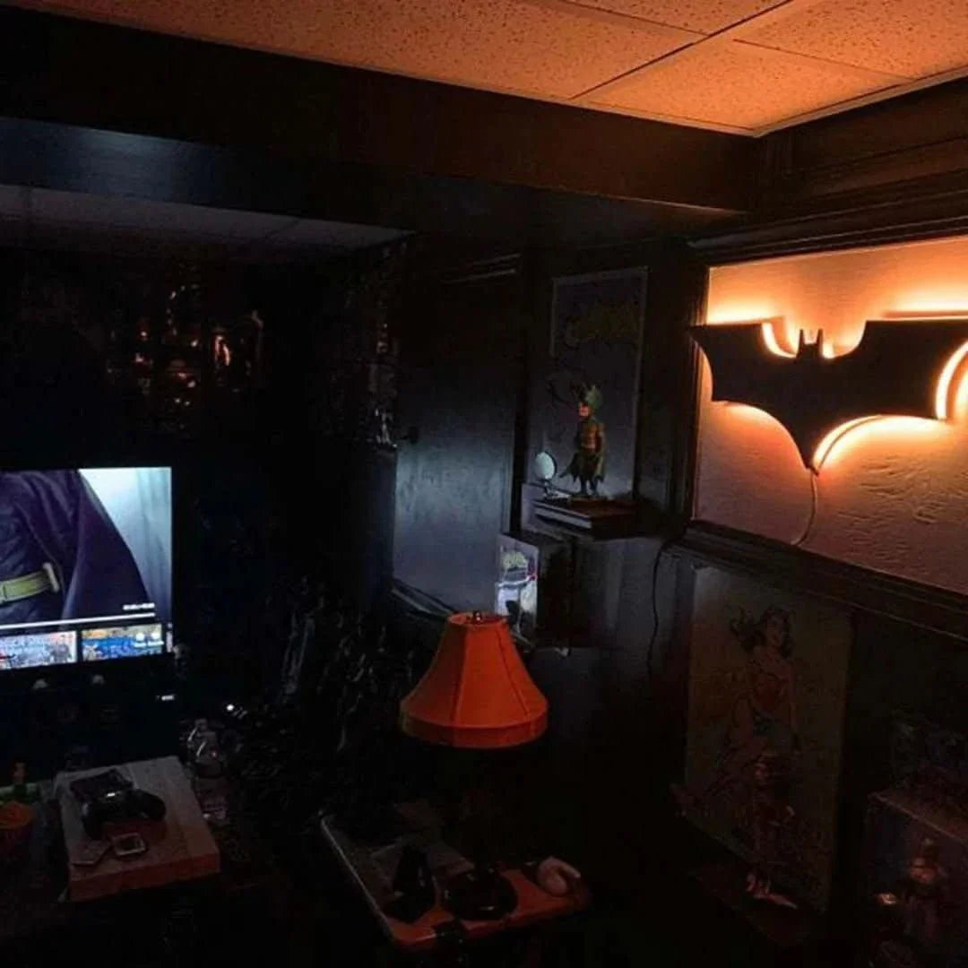Væglampe i Batman-Stil med Ikonisk Emblem Stemningsbelysning Tech Butik
