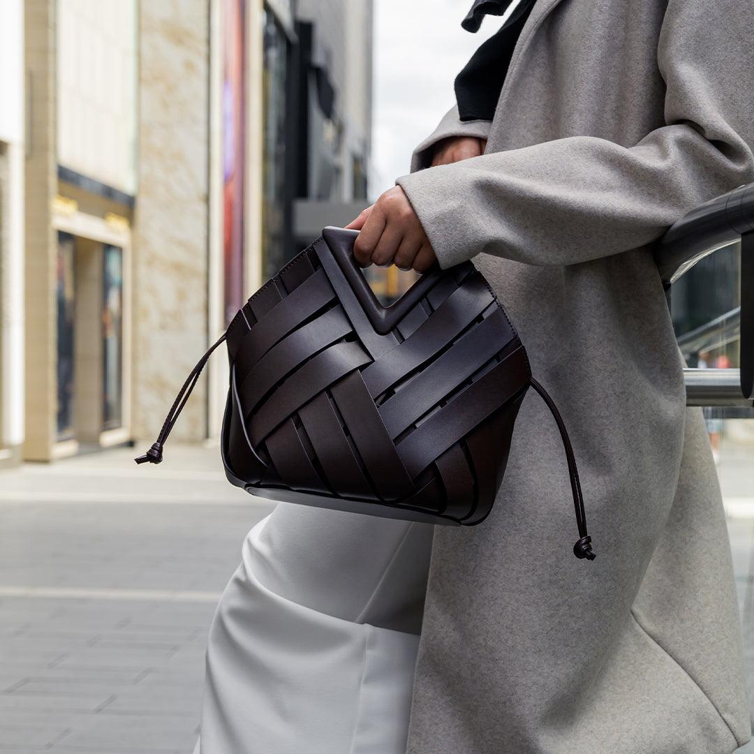 Chic Flettet Håndtaske – Tidløs Struktur, Ubesværet Elegance Handbag Tech Butik