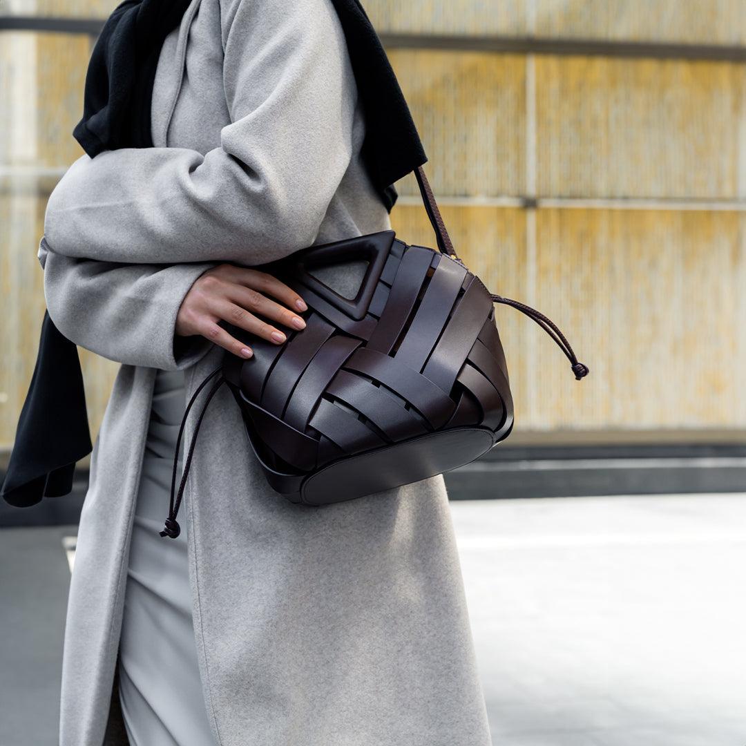 Chic Flettet Håndtaske – Tidløs Struktur, Ubesværet Elegance Handbag Tech Butik