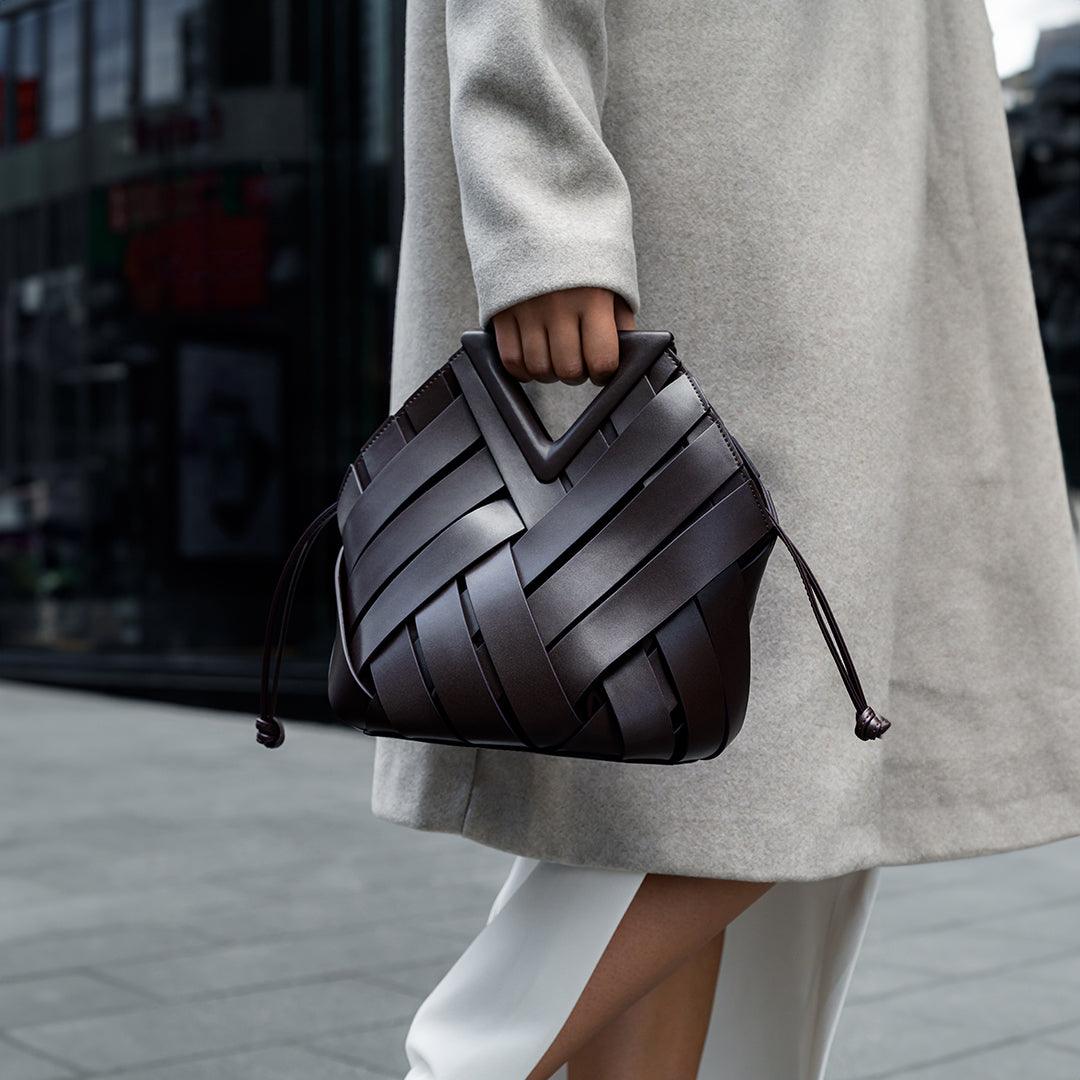 Chic Flettet Håndtaske – Tidløs Struktur, Ubesværet Elegance Handbag Tech Butik