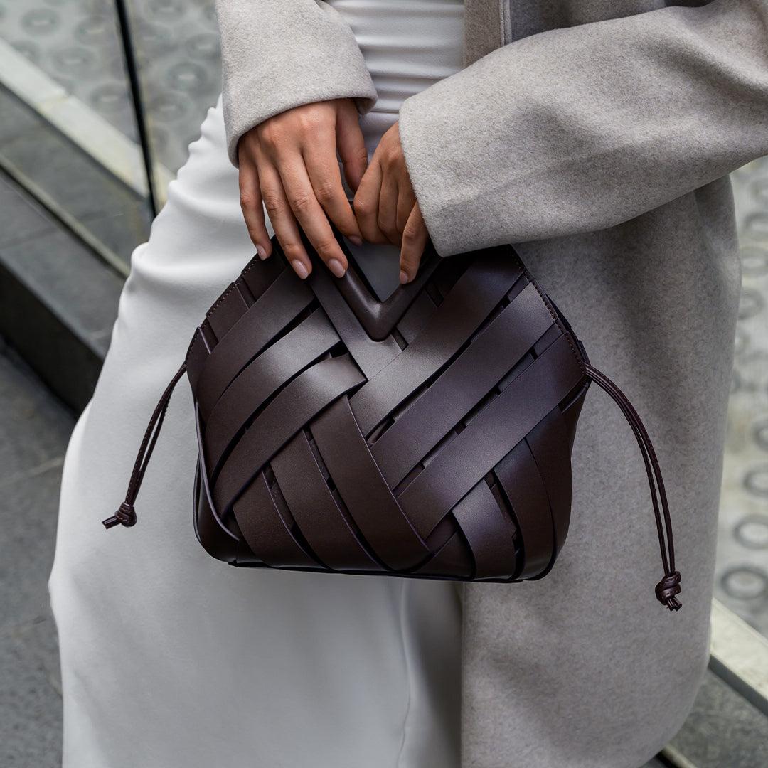 Chic Flettet Håndtaske – Tidløs Struktur, Ubesværet Elegance Handbag Tech Butik