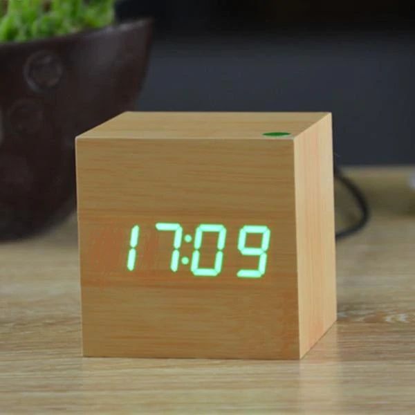 Cube Digital Bordur – Minimalistisk Design Møder Præcis Tidsvisning Tech Butik Gul-grøn