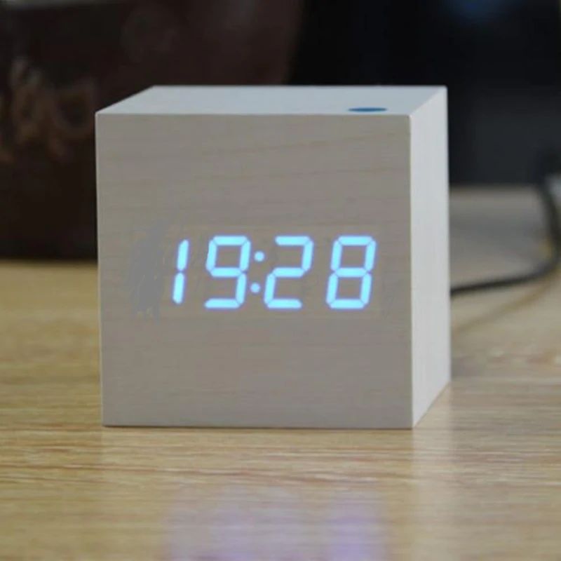 Cube Digital Bordur – Minimalistisk Design Møder Præcis Tidsvisning Tech Butik Hvid-blå