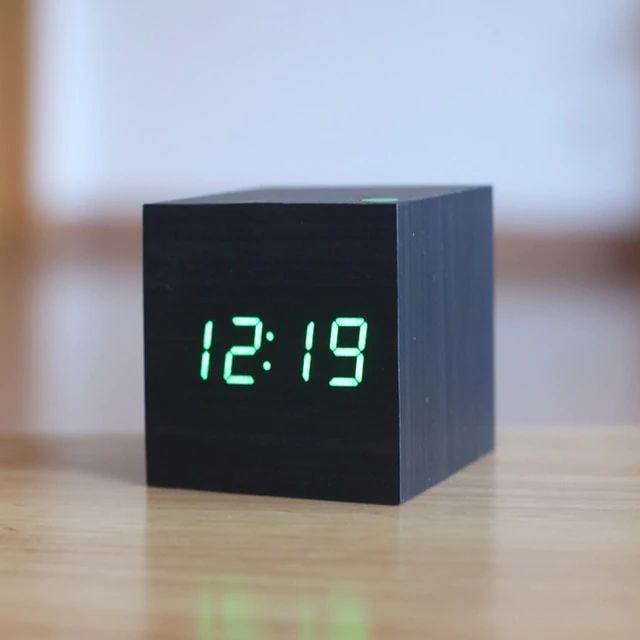 Cube Digital Bordur – Minimalistisk Design Møder Præcis Tidsvisning Tech Butik Sort-grøn