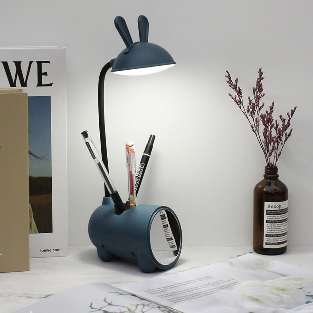 Kreativ LED Bordlampe med Penneholder – Funktionel og Stilfuld Belysningsløsning til Skrivebordet Table lamp Tech Butik
