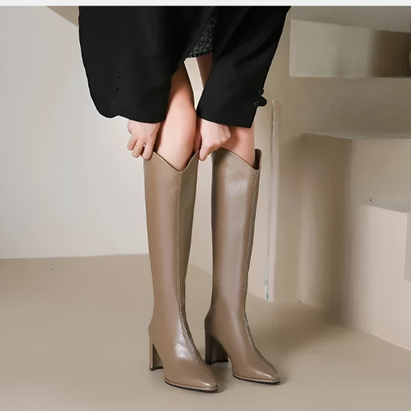 Knæhøje Støvler i Kunstlæder – Elegant Silhuet og Komfort Boots Tech Butik