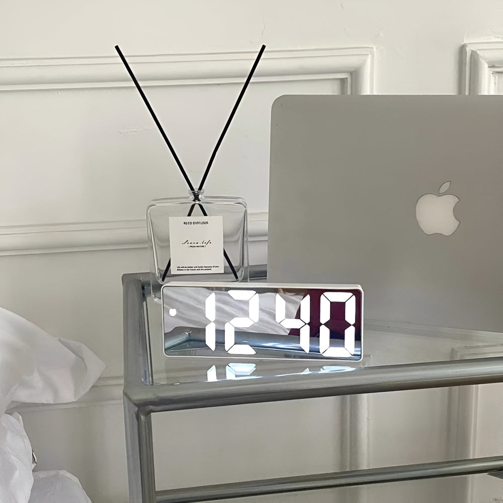 Digital LED Spejl Vækkeur – Elegant Ur med Klar Skærm og Smarte Funktioner Clocks Tech Butik