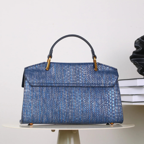 Taske med Slangetryk – Elegant Struktur og Moderne Design Tasker Tech Butik