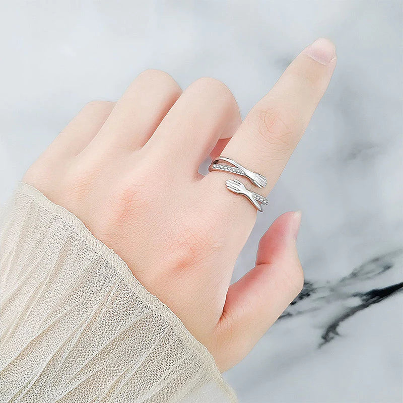Klemring – Justerbar Ring med Symbolsk Design og Følelsesmæssig Betydning sandsberg20260627 Tech Butik