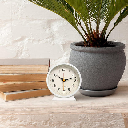 Retro Vækkeur – Lydløst Design med Blødt Lys til Soveværelse eller Skrivebord Clock Tech Butik