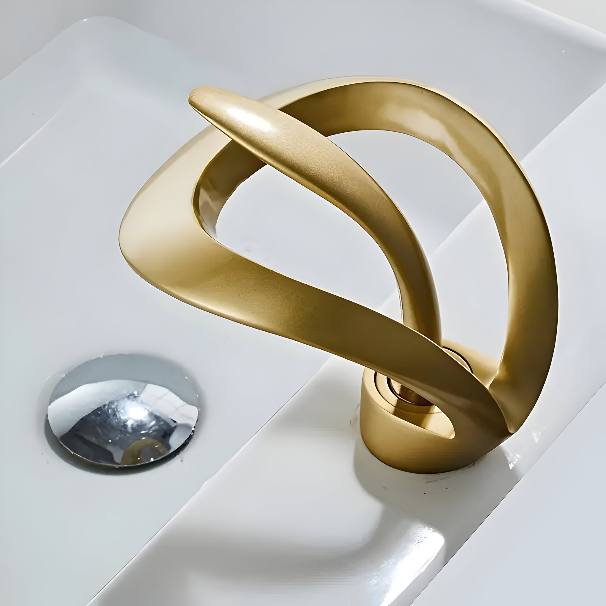 Minimalistisk Badeværelse Håndvaskarmatur – Elegant Design med Jævn Vandgennemstrømning Faucet Tech Butik