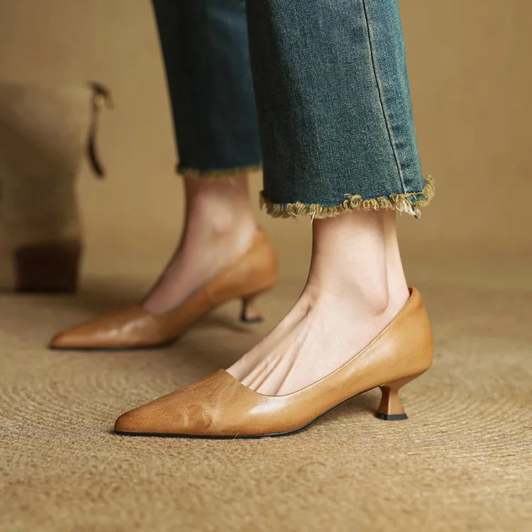 Damehæle med Spids Tå i Læder – Klassisk Stil med Førsteklasses Komfort Women Shoes Tech Butik