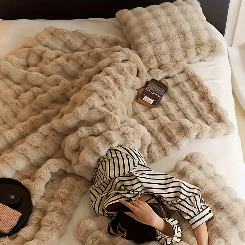 Luksuriøst Faux Kaninpels Tæppe – Blødhed og Elegance i Ét Tæpper Tech Butik